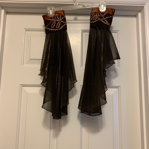 Bronze Renaissance Style Formal Gown - Picture 4 of 4